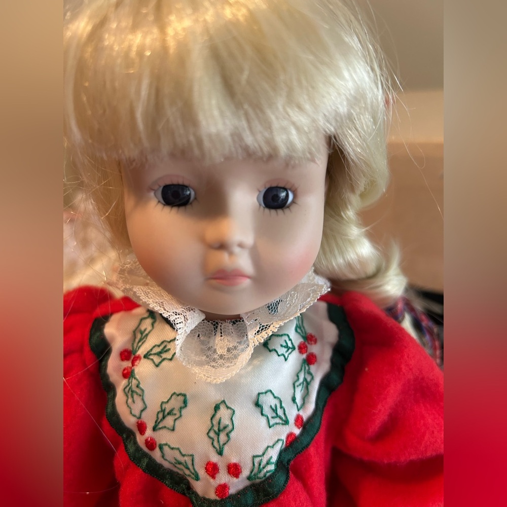 House of Lloyd Christmas Around the World Sweet Dreams Porcelain Doll